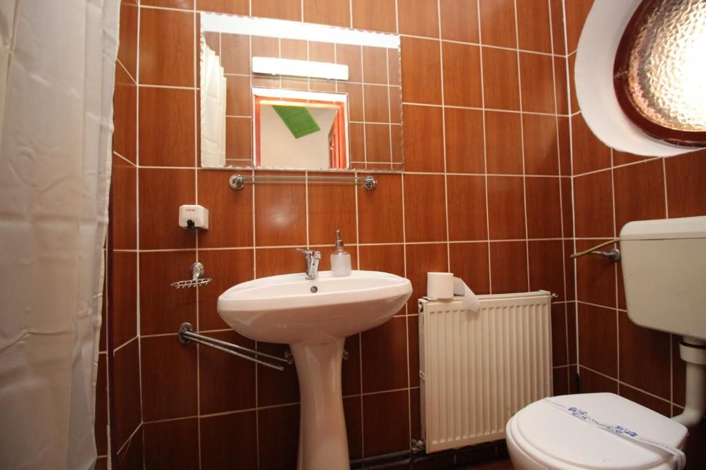 Гостевой дом Pensiunea Noemi Брашов-74